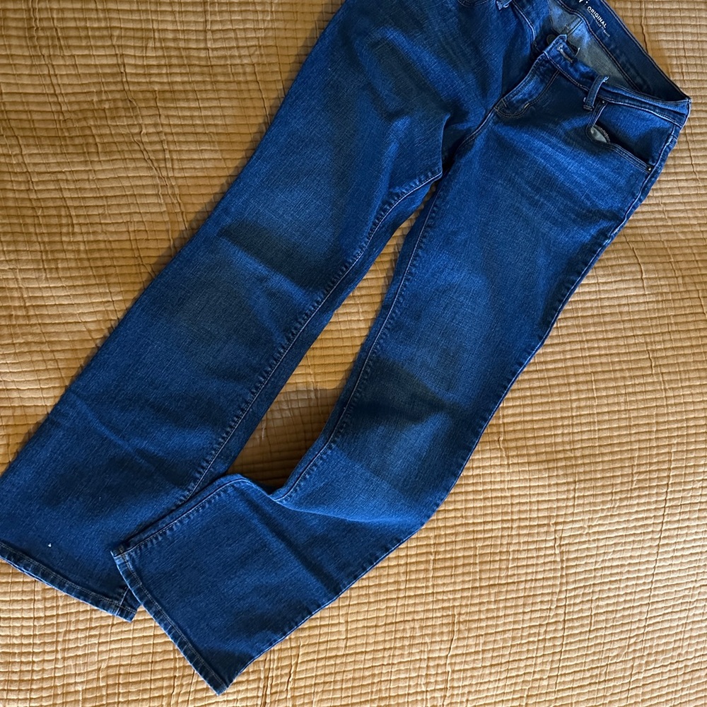 Flare cut blue jeans 👖